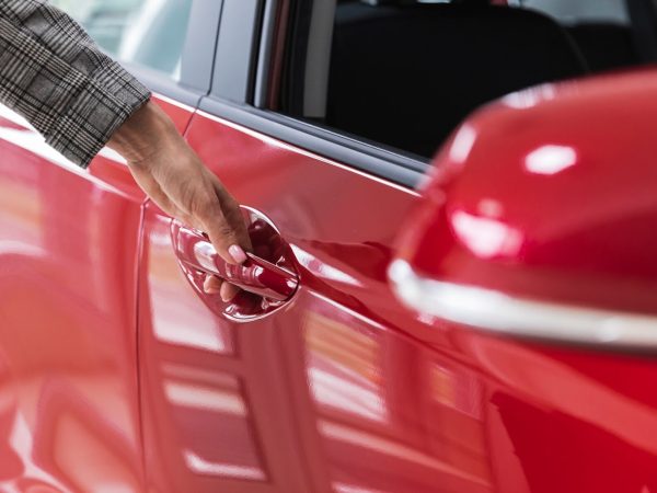 Quais são as características do esmalte sintético automotivo para pintura externa?